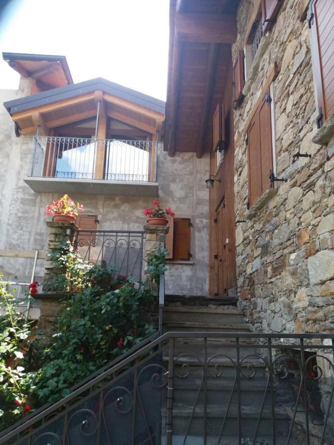 Agriturismo Piccolo Paradiso Pianello Del Lario Bagian luar foto