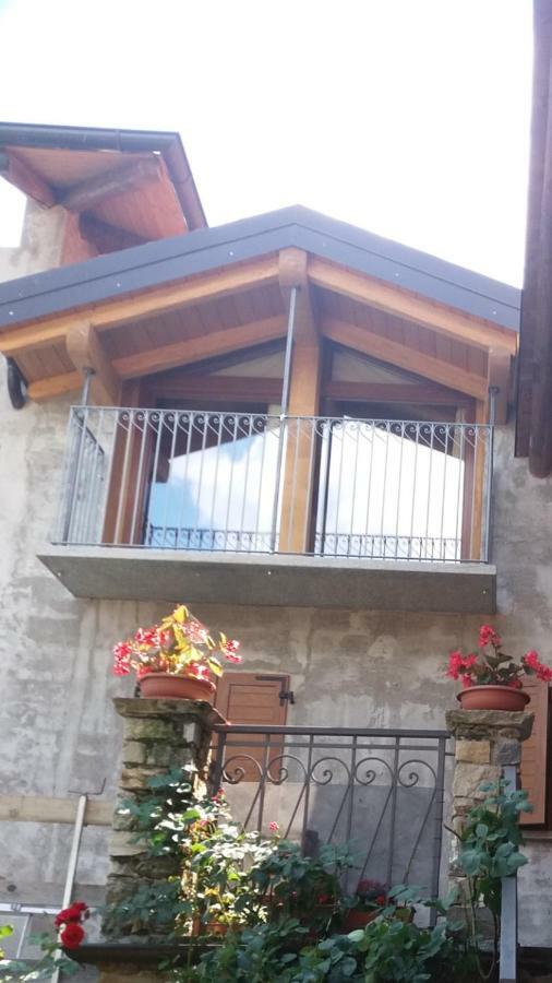 Agriturismo Piccolo Paradiso Pianello Del Lario Bagian luar foto